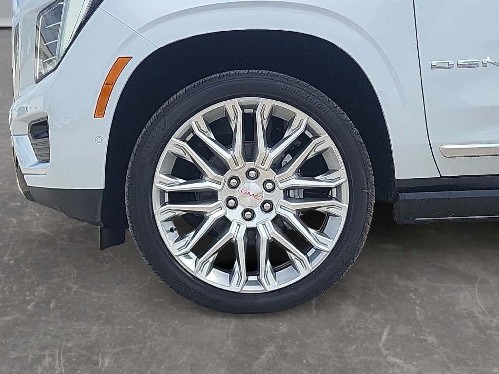 2026 GMC Yukon Denali - Photo 9