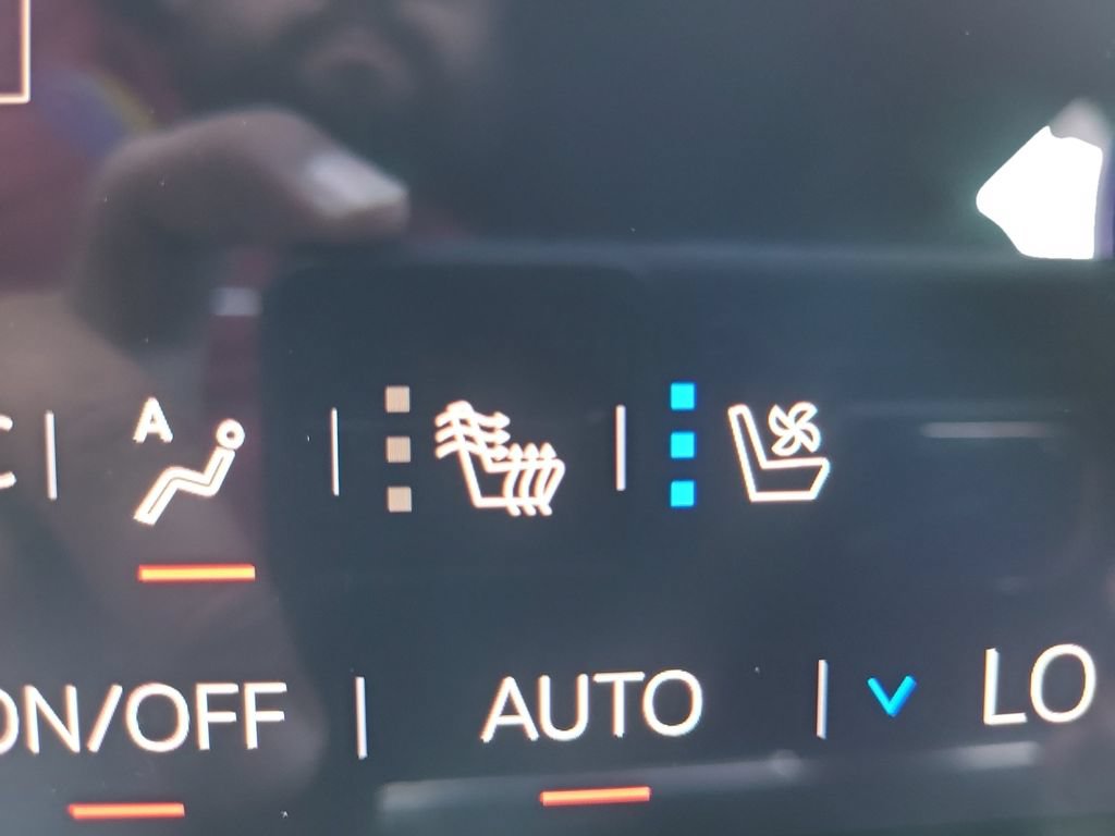 2026 GMC Yukon XL Denali - Photo 19