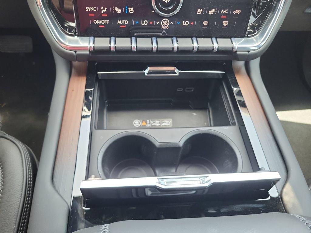 2026 GMC Yukon XL Denali - Photo 18