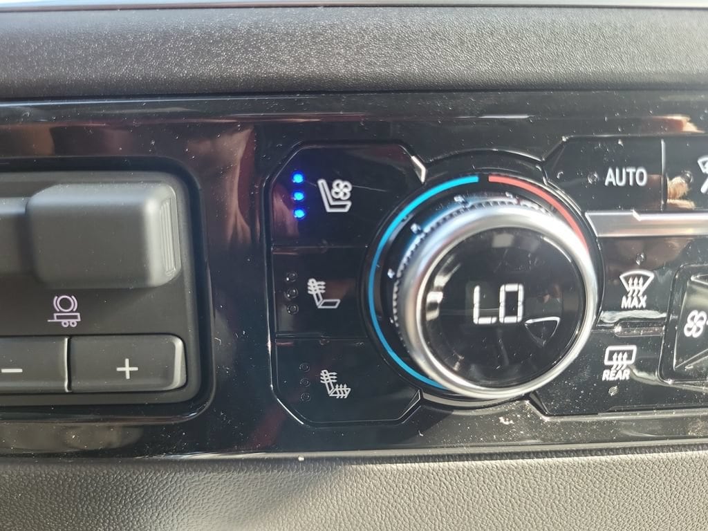 2026 GMC Sierra 1500 SLT - Photo 19