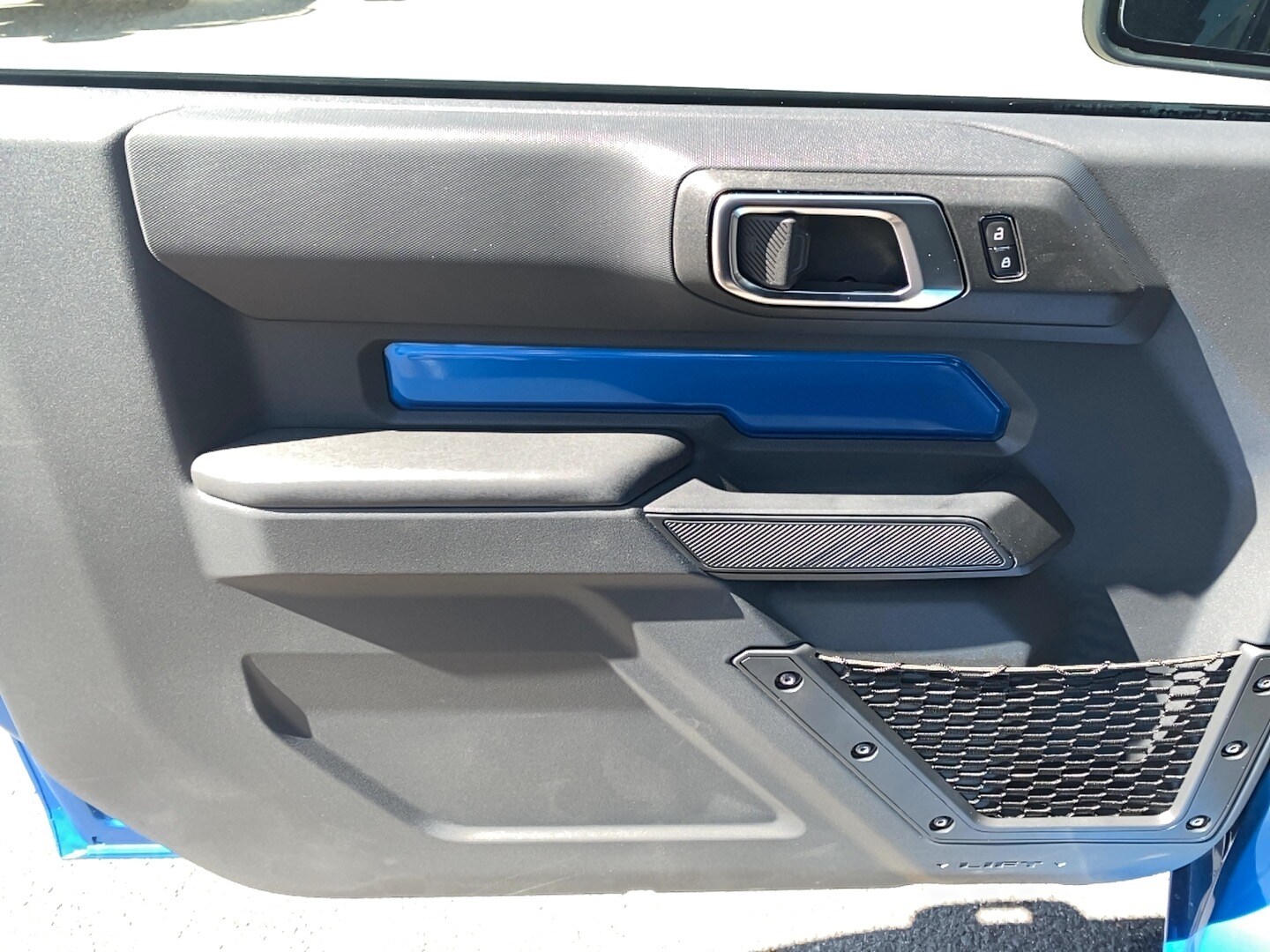 2025 Ford Bronco 2-Door Base - Photo 6