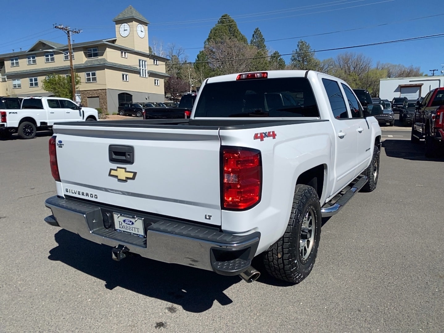 View vehicle photo 5