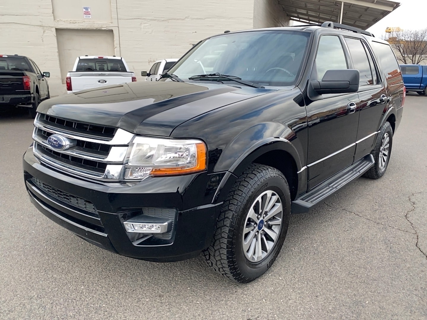 Used 2017 Ford Expedition XLT with VIN 1FMJU1HT6HEA57780 for sale in Flagstaff, AZ