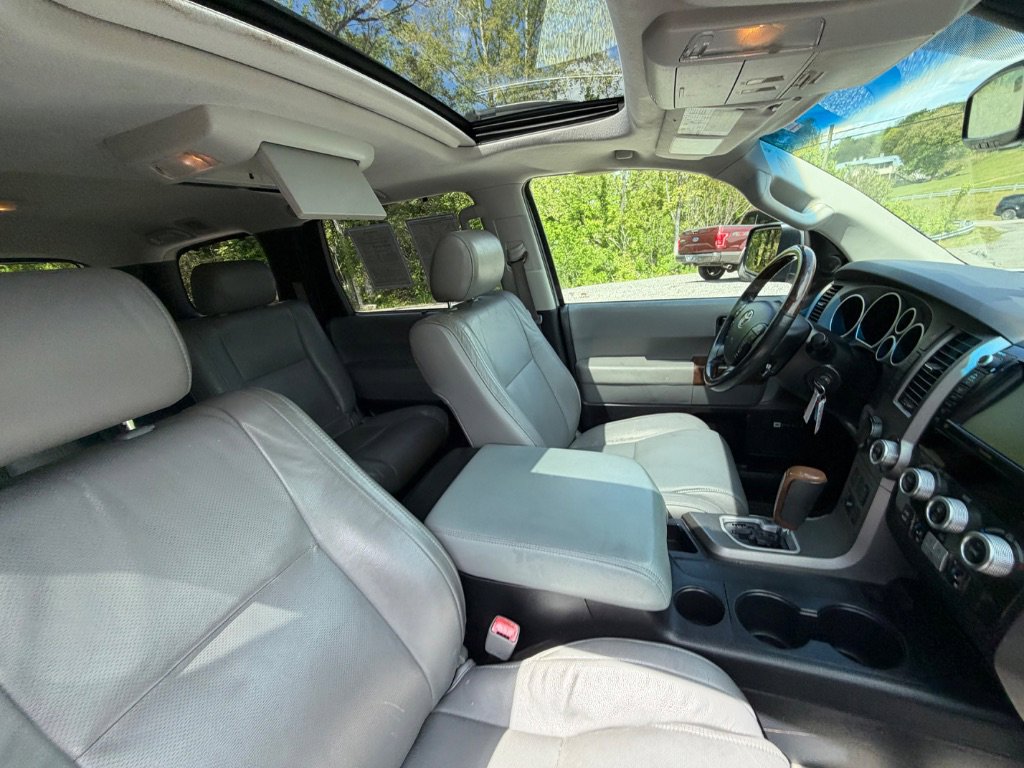 2010 Toyota Sequoia Platinum - Photo 21