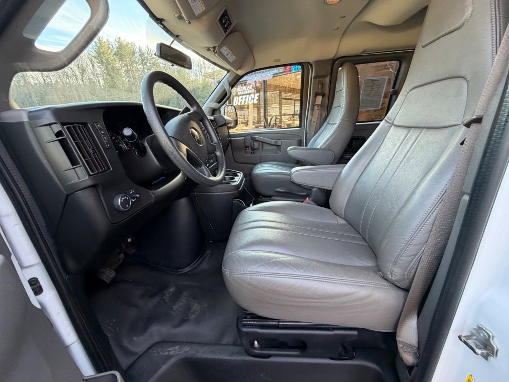 2019 Chevrolet Express Passenger LS - Photo 22