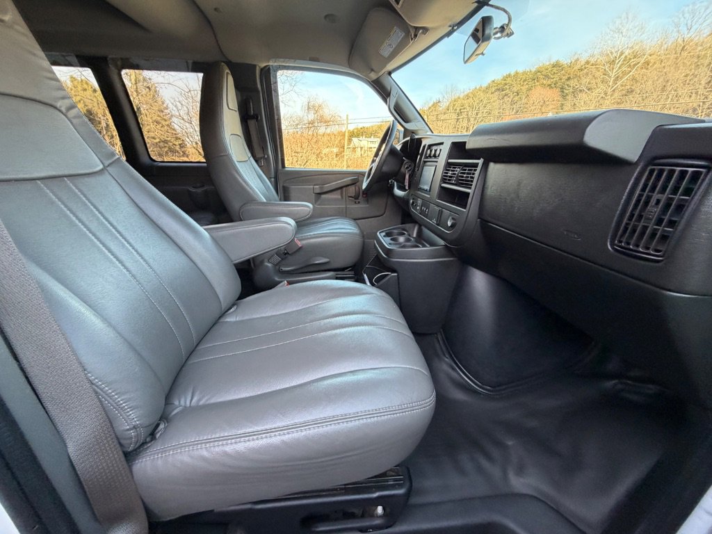 2019 Chevrolet Express Passenger LS - Photo 20