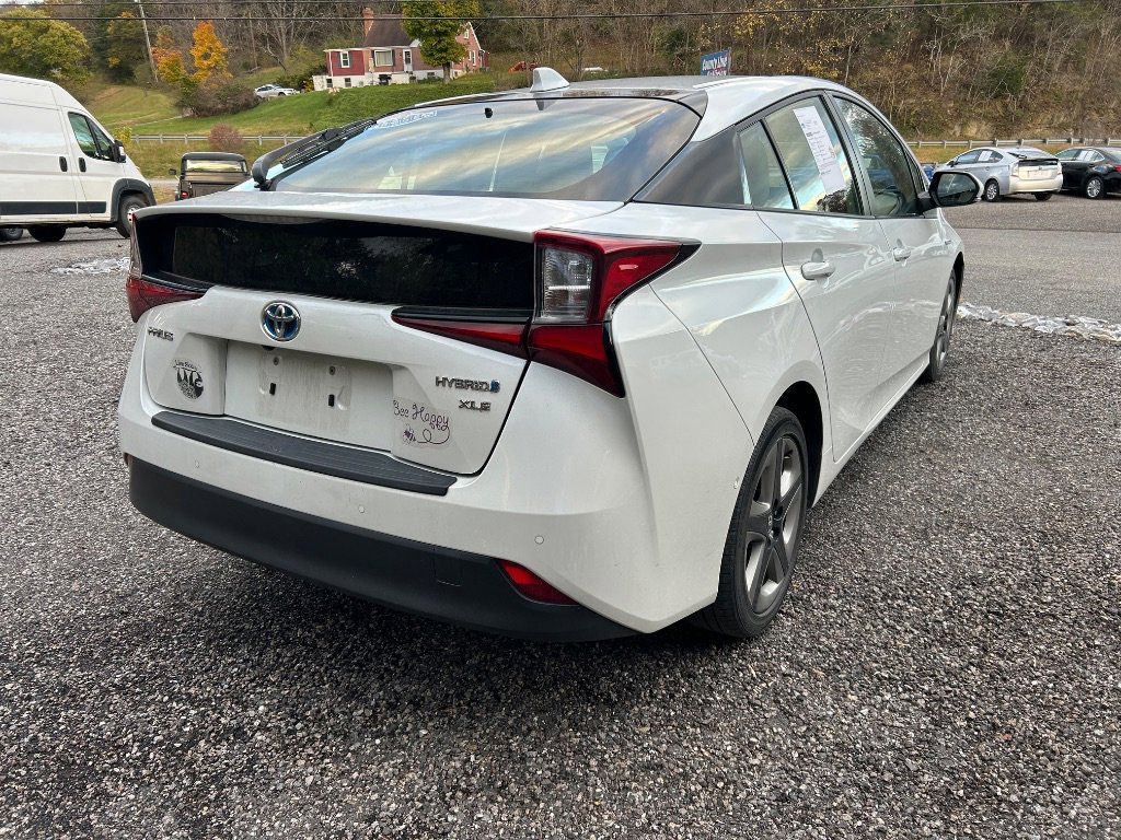 2021 Toyota Prius XLE photo 2