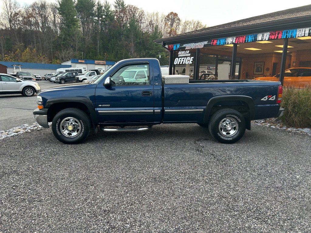 2000 Chevrolet Silverado 2500HD LS photo 2