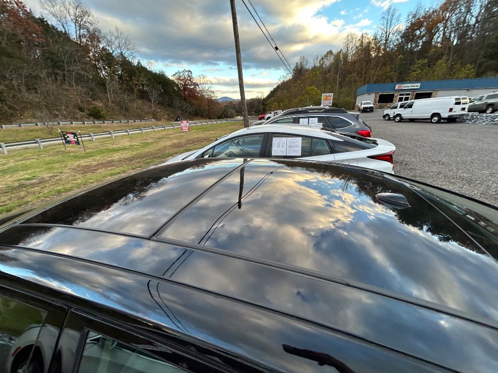 2018 Nissan Maxima SL photo 3