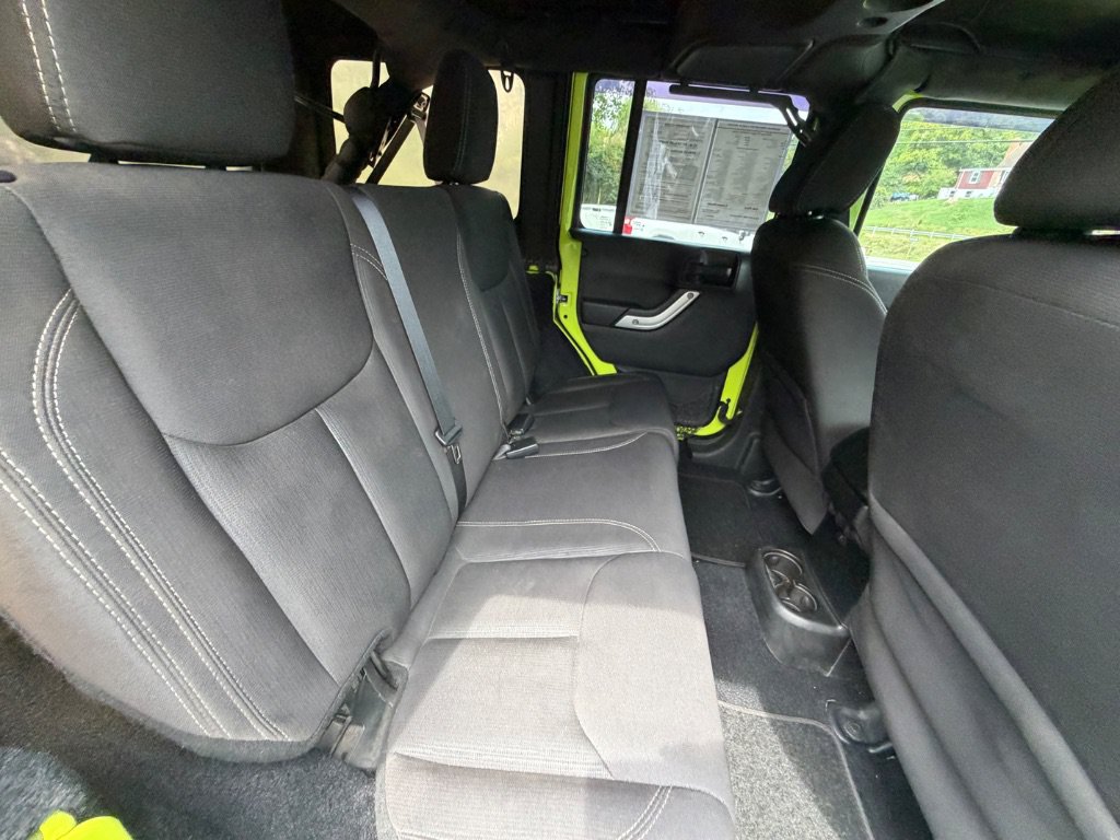 2016 Jeep Wrangler Unlimited Sahara - Photo 18