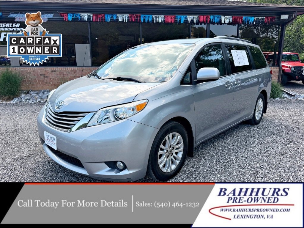 2012 Toyota Sienna XLE V6 7-Passenger Access Seat's photo