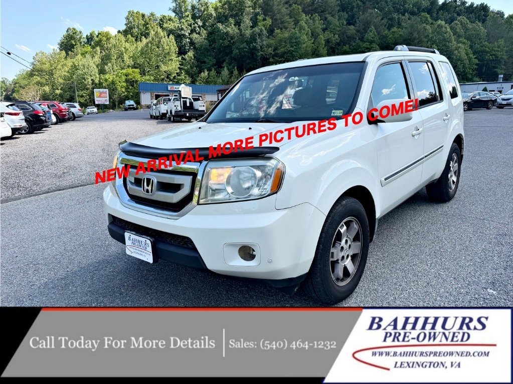 2011 Honda Pilot Touring 4WD w/ NAVI and RES's photo
