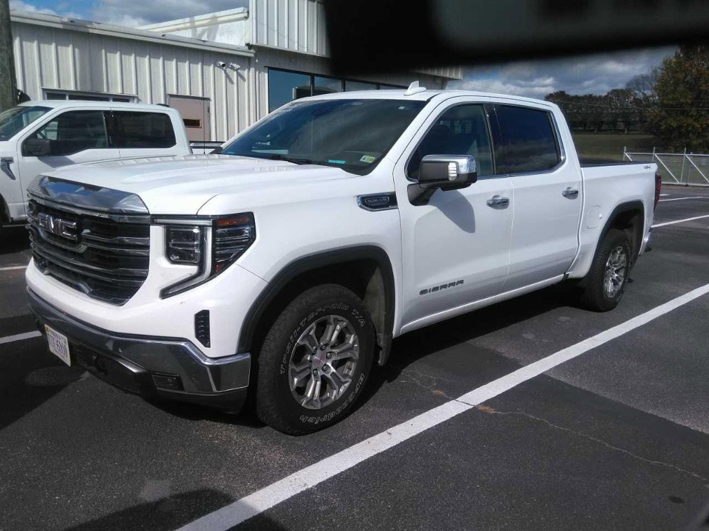 2025 GMC Sierra 1500 SLT's photo