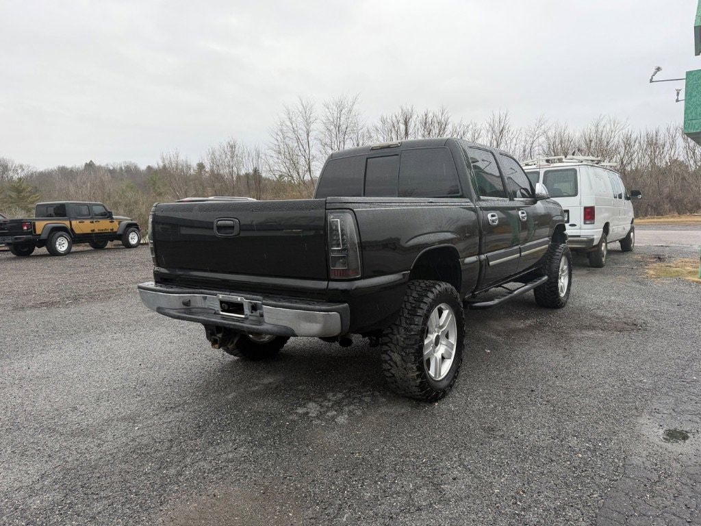 Used 2005 Chevrolet Silverado 1500 LS Crew Cab 143.5 WB 4WD LS
