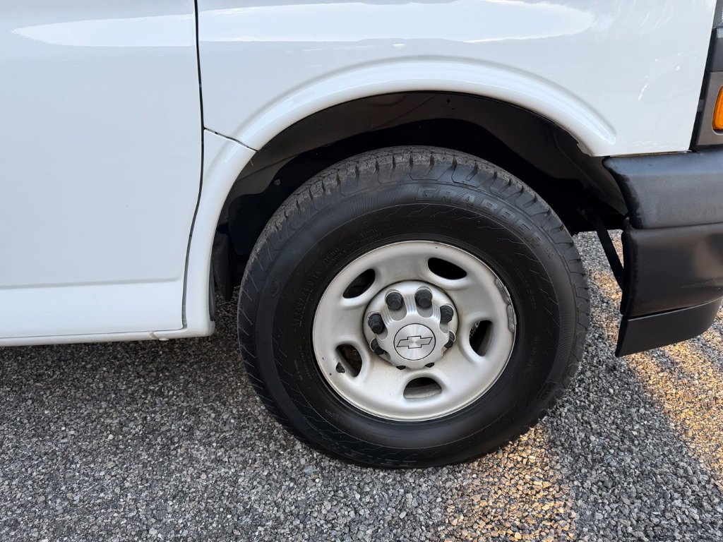 2019 Chevrolet Express Passenger LS - Photo 11
