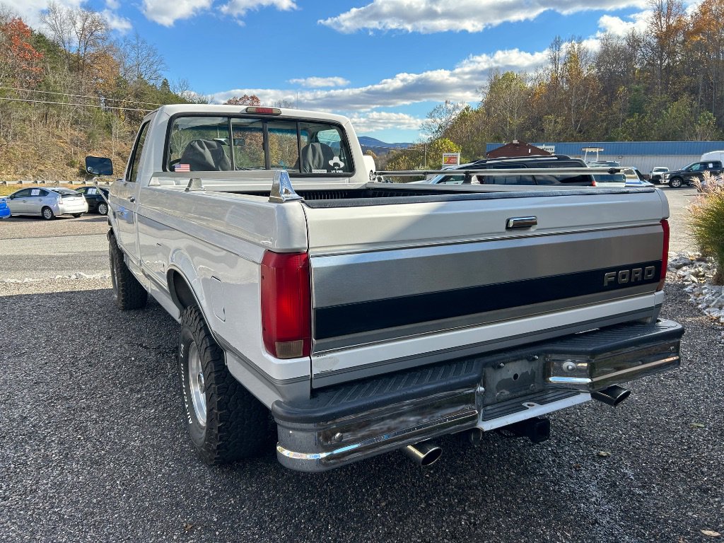 1996 Ford F-150 XLT photo 2