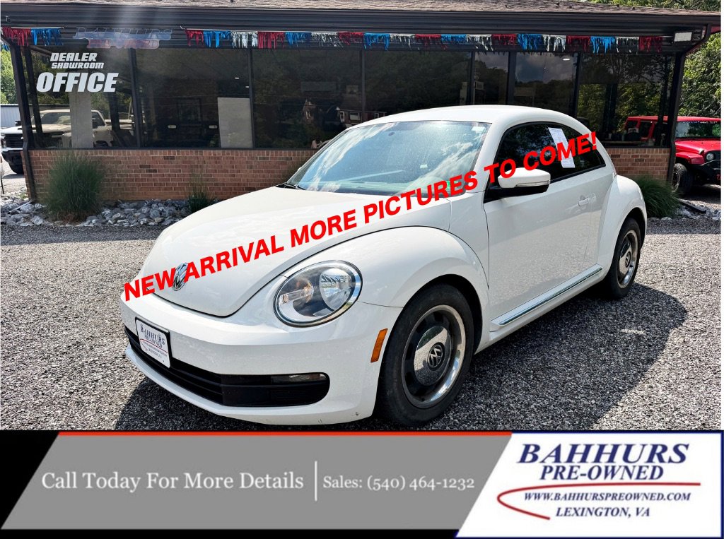 2012 Volkswagen Beetle 2.5L Auto w/Sound & Nav. PZEV's photo