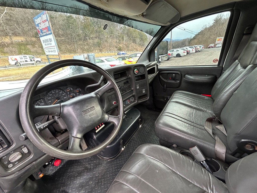 2007 GMC C5500 - Photo 23