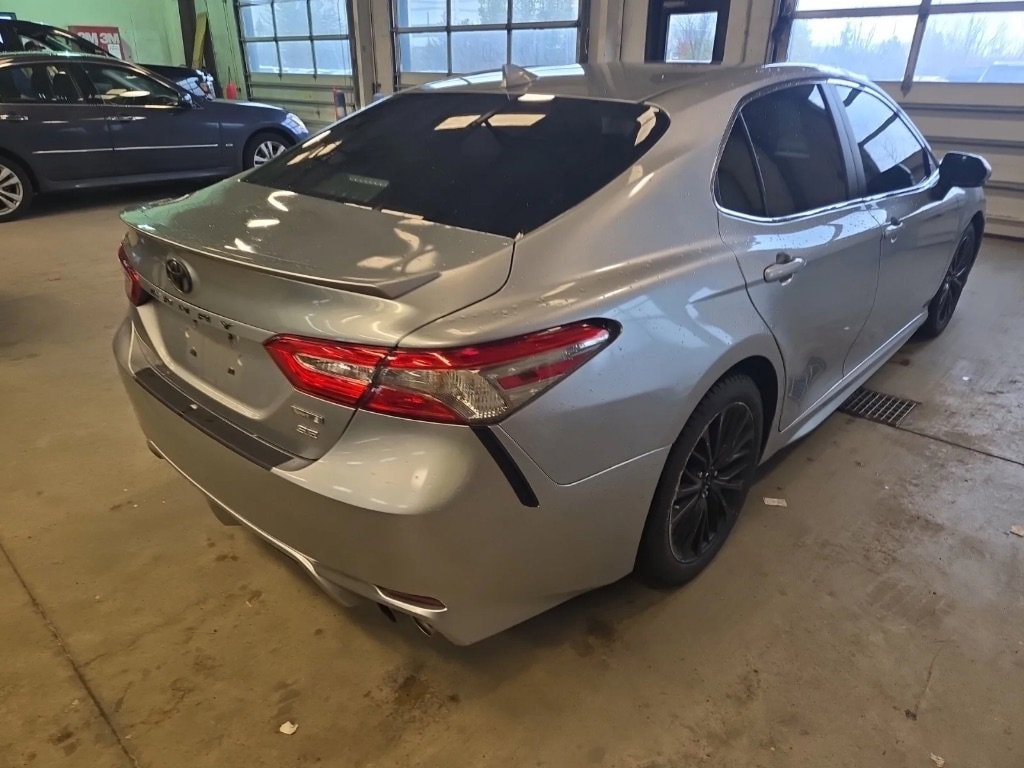 Used 2019 Toyota Camry SE SE Auto