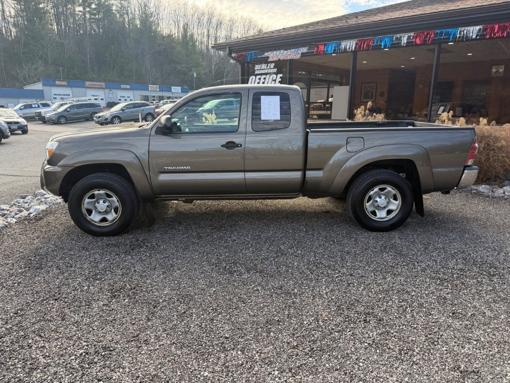 Used 2013 Toyota Tacoma SR5 4WD Access Cab I4 AT