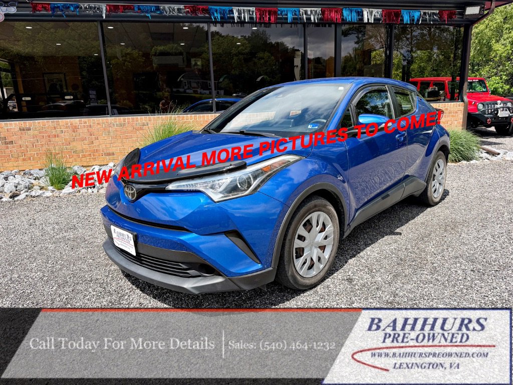 2019 Toyota C-HR LE's photo