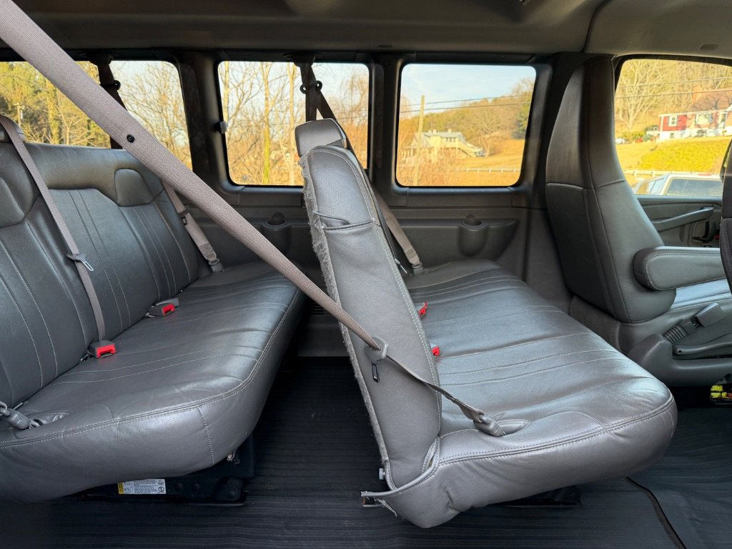 2019 Chevrolet Express Passenger LS - Photo 14