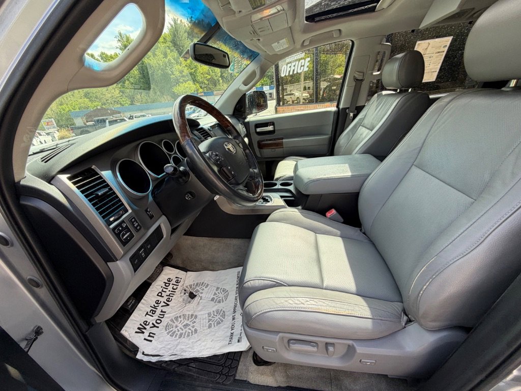 2010 Toyota Sequoia Platinum - Photo 24