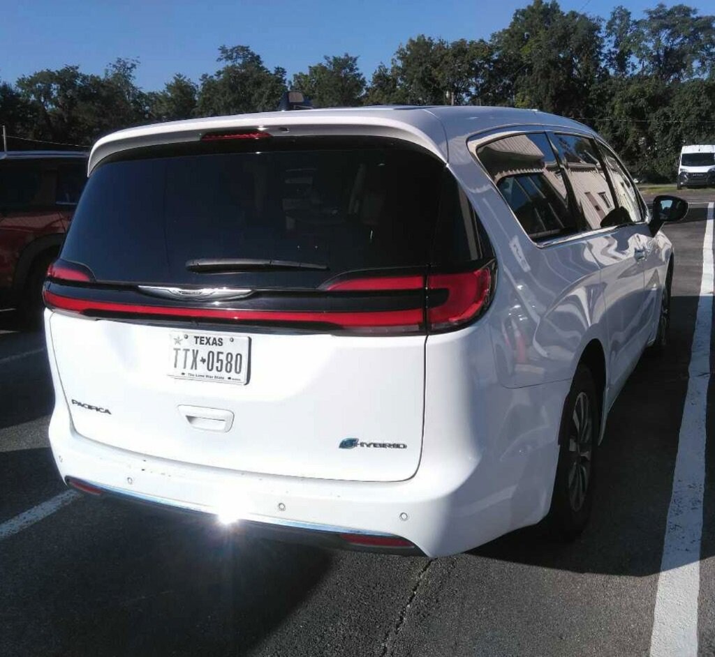 Used 2024 Chrysler Pacifica Hybrid Select Hybrid Select FWD