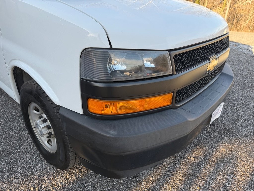 2019 Chevrolet Express Passenger LS - Photo 10