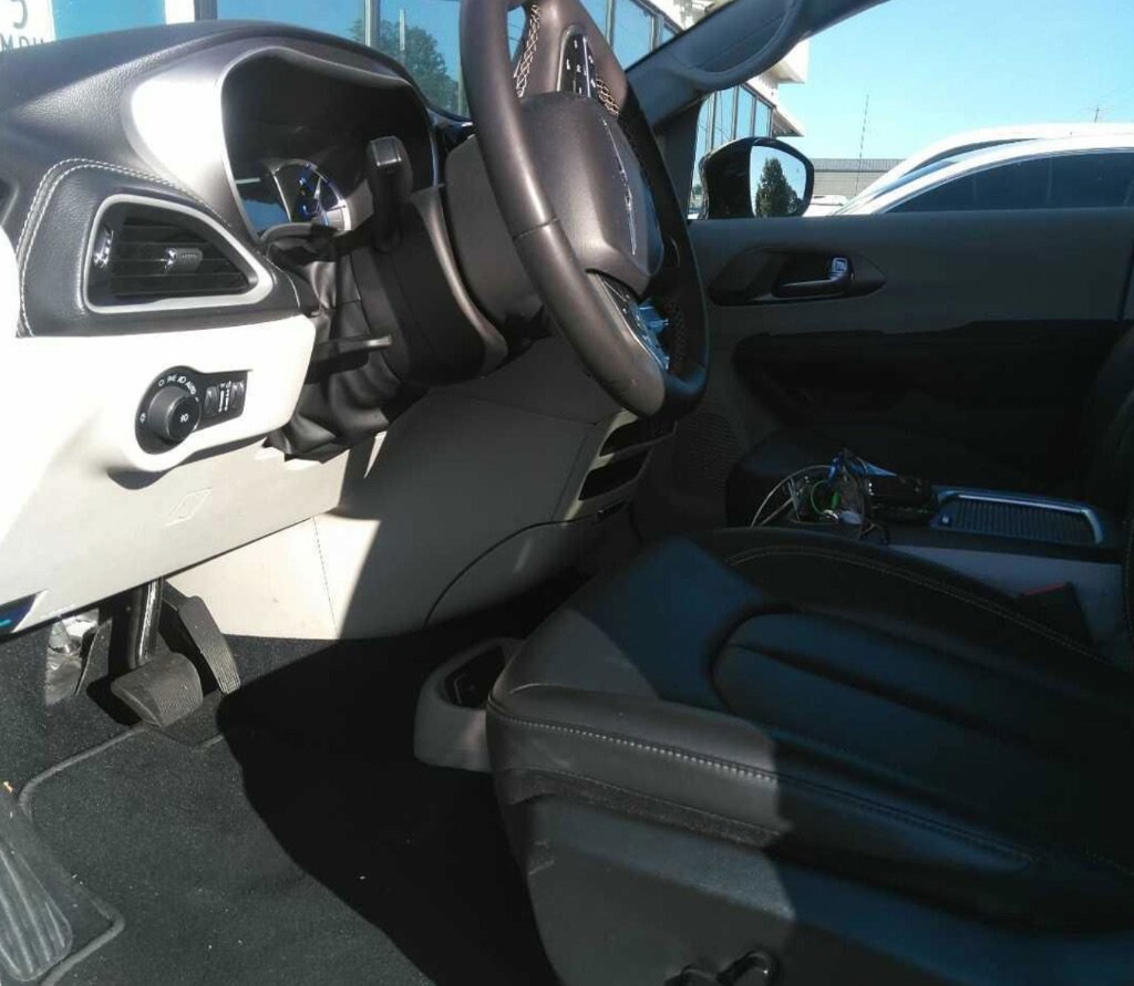 Used 2024 Chrysler Pacifica Hybrid Select Hybrid Select FWD