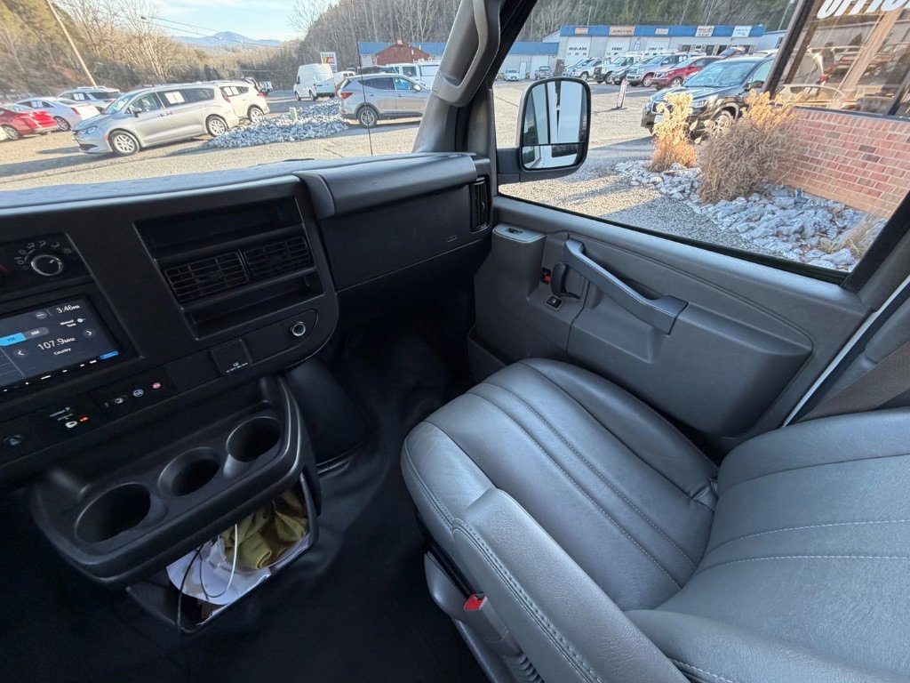 2019 Chevrolet Express Passenger LS - Photo 17