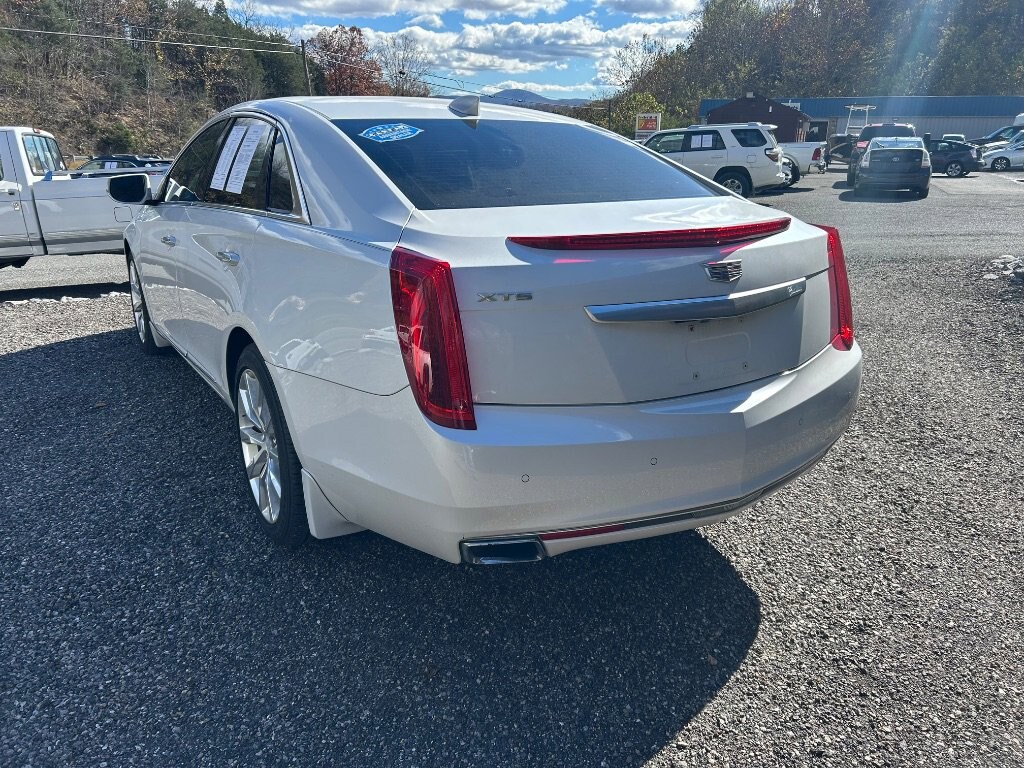Used 2016 Cadillac XTS Luxury Collection Sedan