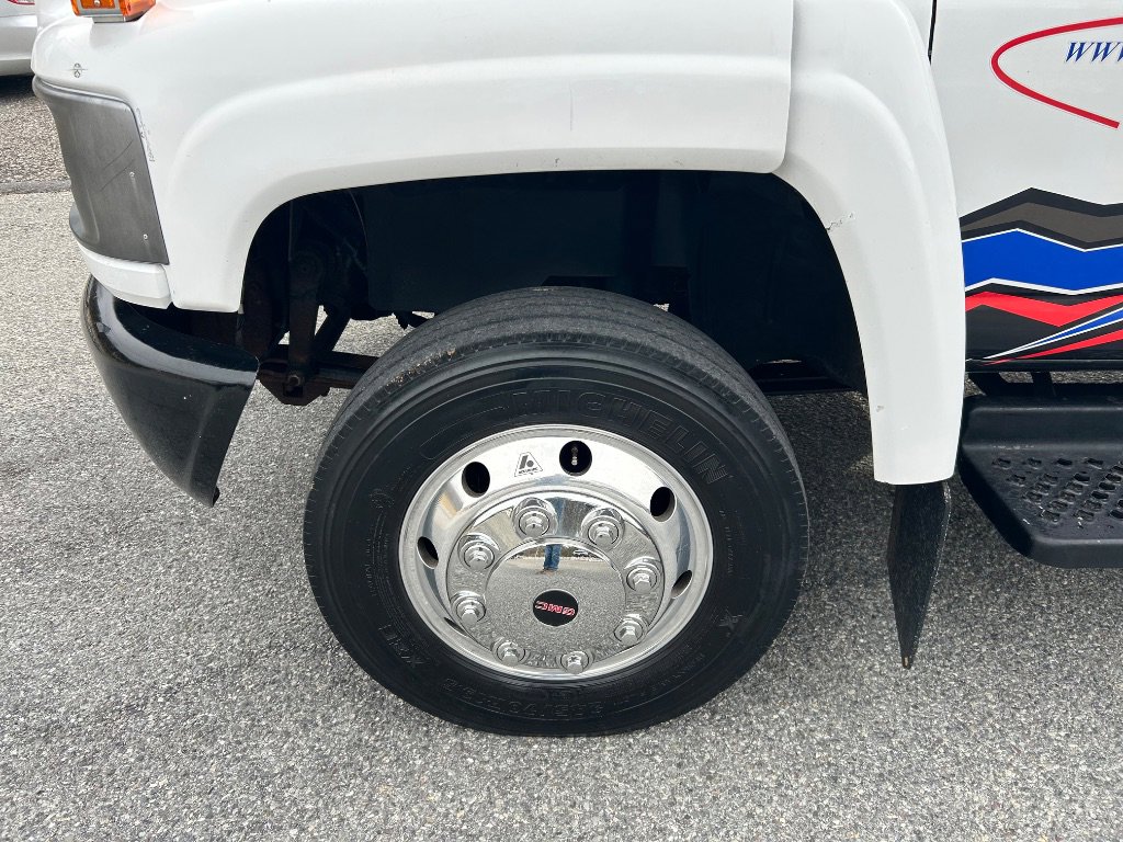 2007 GMC C5500 - Photo 11