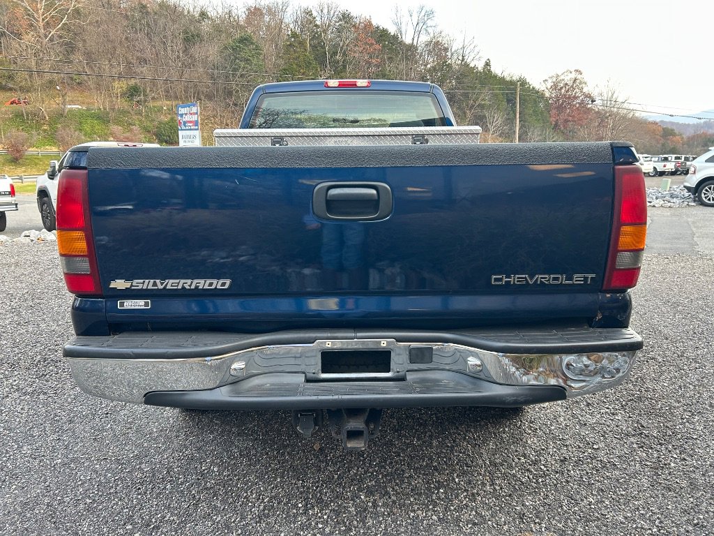 2000 Chevrolet Silverado 2500HD LS photo 4