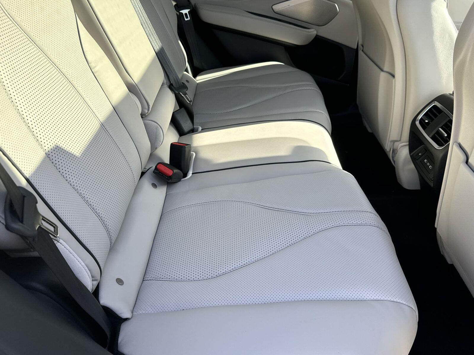 Thumbnail: 2026 Acura RDX - 18