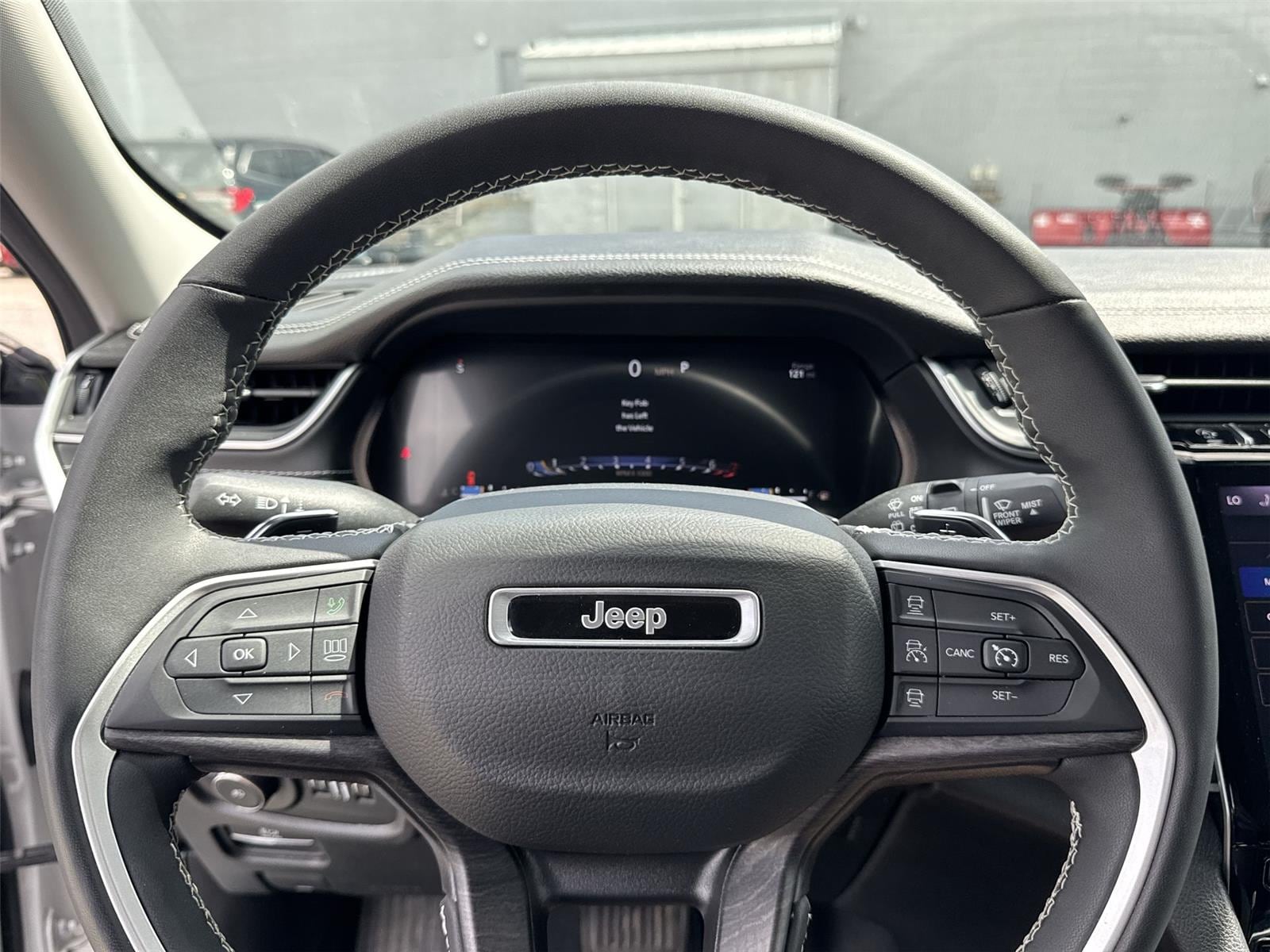 Thumbnail: 2023 Jeep Grand Cherokee - 18