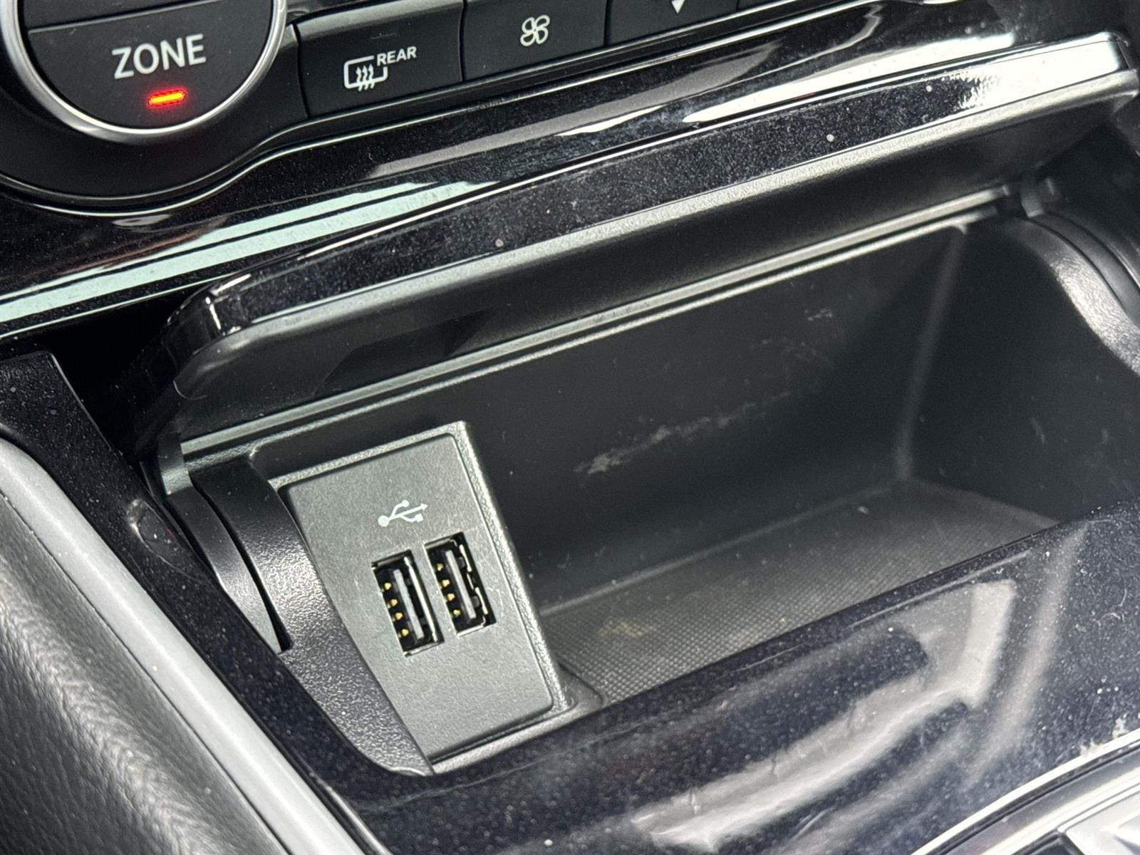 Thumbnail: 2018 INFINITI QX30 - 30