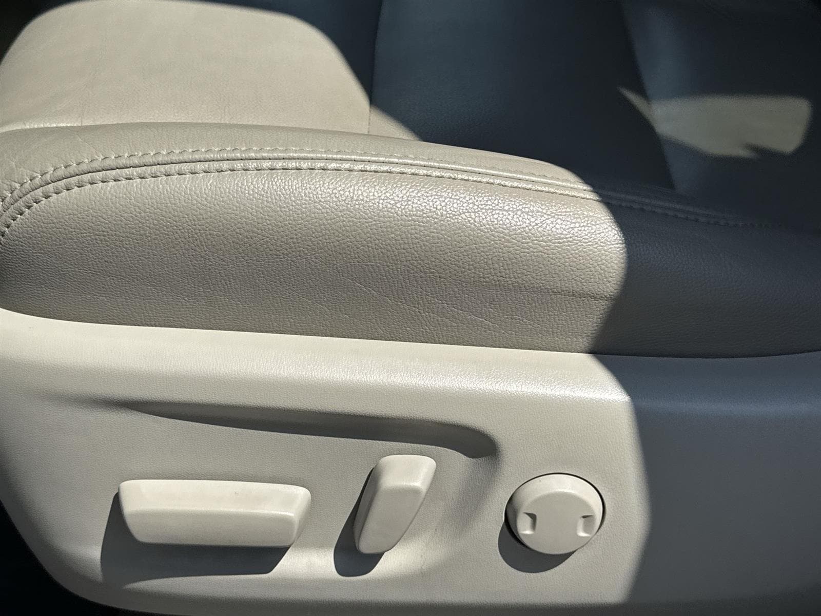 Thumbnail: 2020 Toyota Sienna - 12