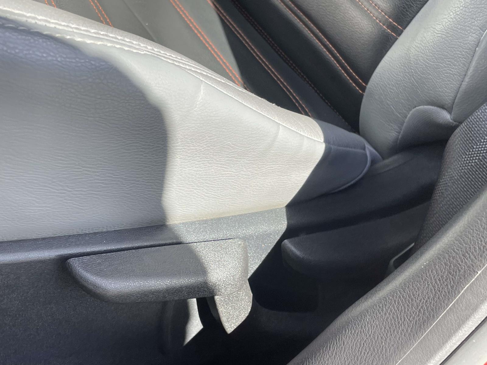 Thumbnail: 2021 Nissan Kicks - 12