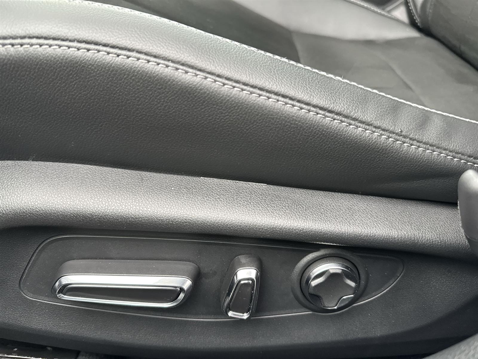 Thumbnail: 2025 Acura Integra - 12