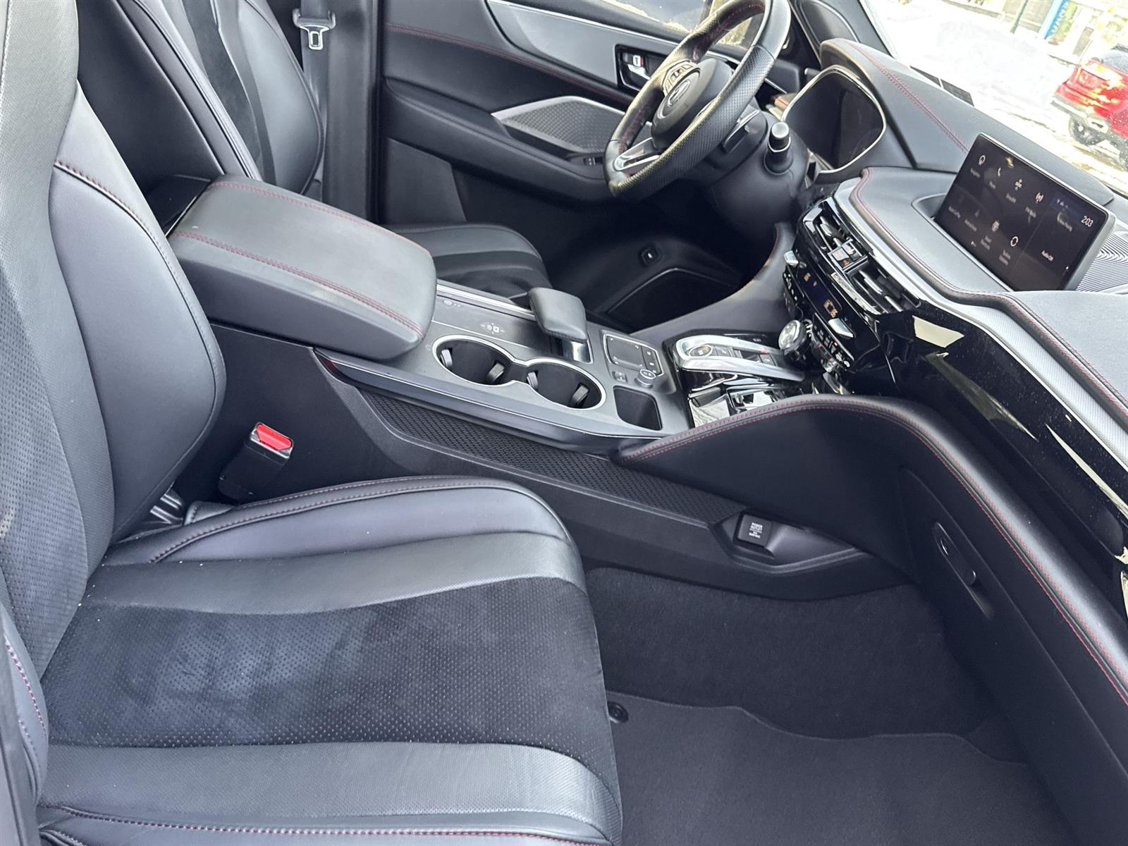 Thumbnail: 2022 Acura MDX - 17