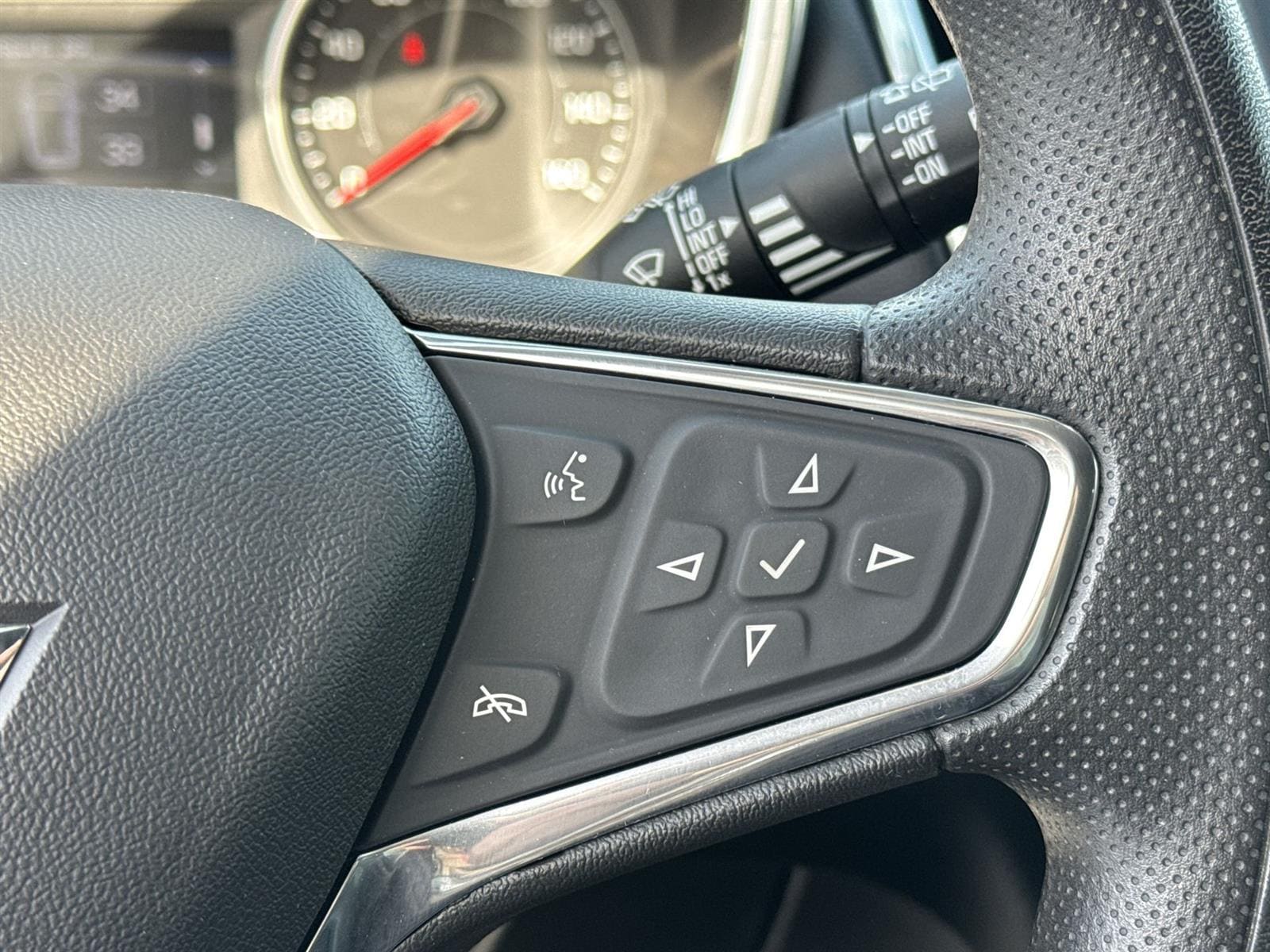 Thumbnail: 2020 Chevrolet Equinox - 20