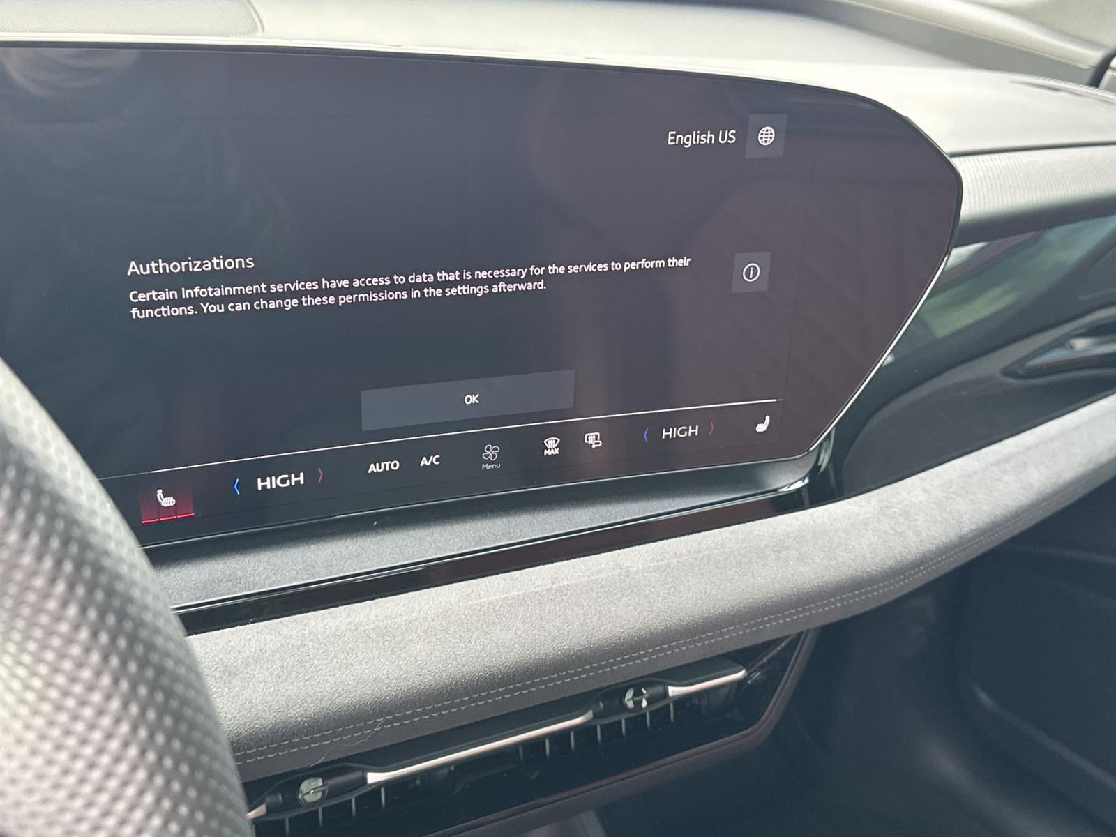 Thumbnail: 2025 Audi SQ6 e-tron - 23