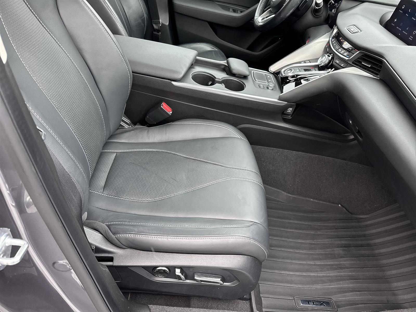 Thumbnail: 2022 Acura TLX - 17