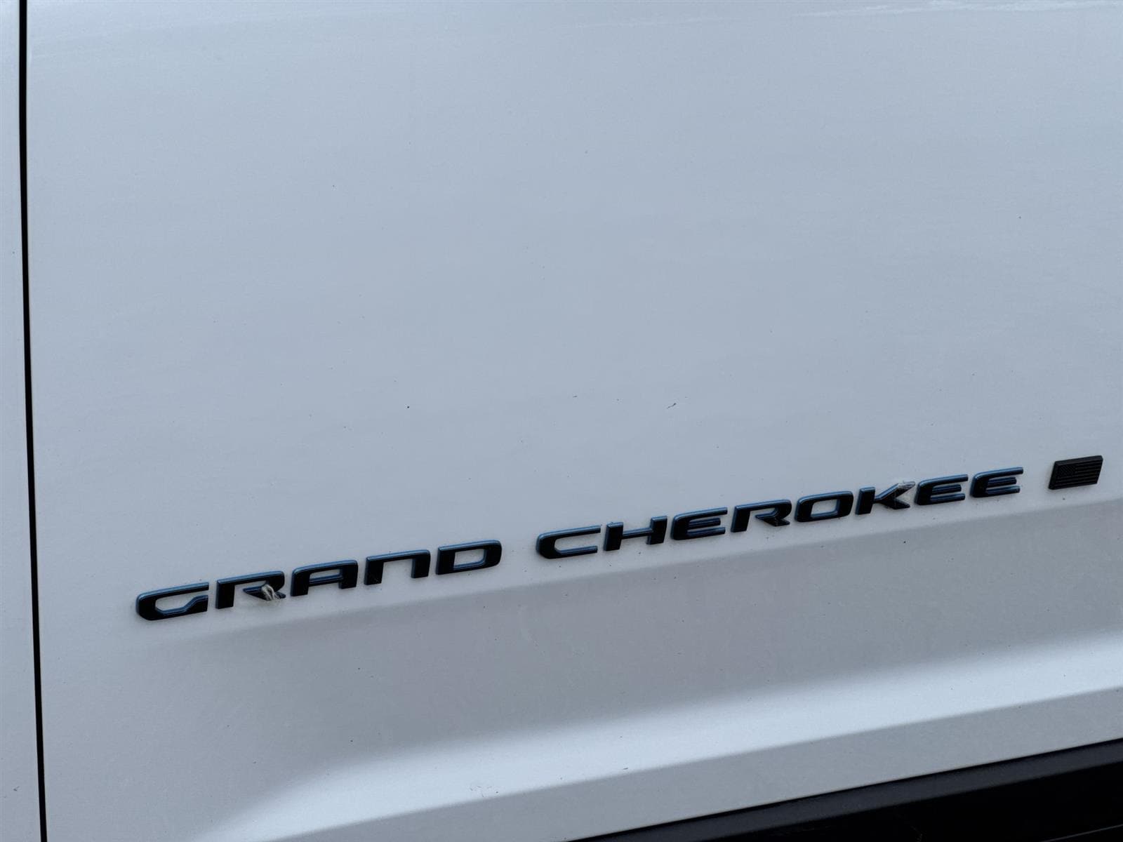Thumbnail: 2023 Jeep Grand Cherokee - 10