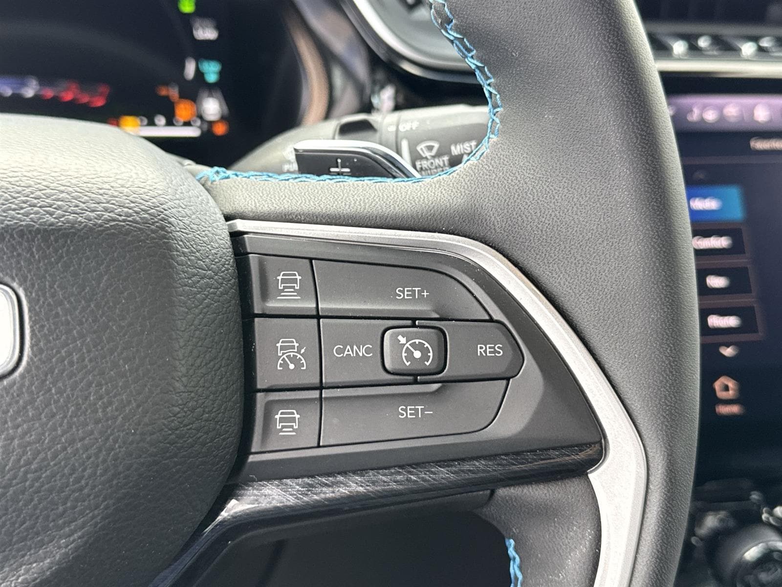 Thumbnail: 2023 Jeep Grand Cherokee - 20