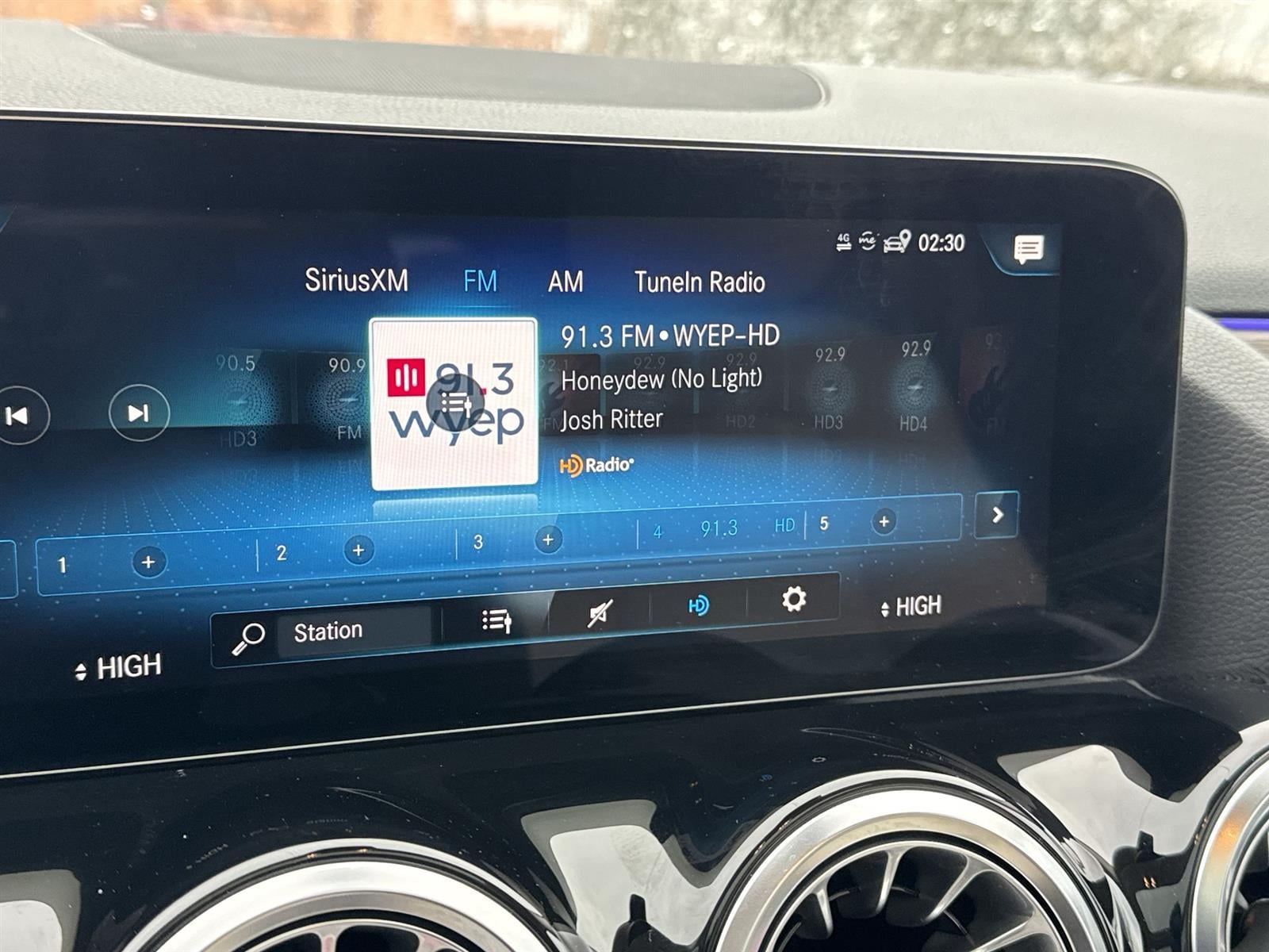 Thumbnail: 2023 Mercedes-Benz GLA - 25