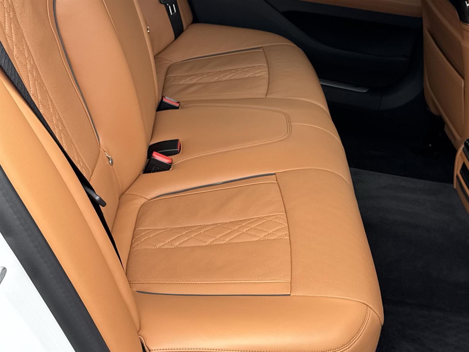 Thumbnail: 2021 BMW 7 Series - 15