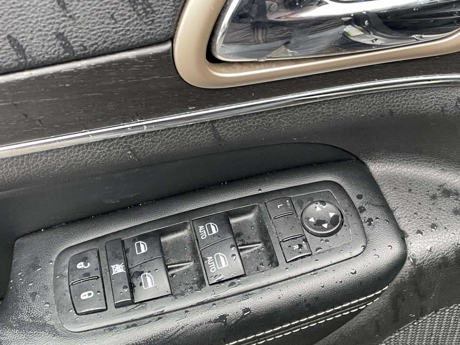 Thumbnail: 2016 Jeep Grand Cherokee - 12