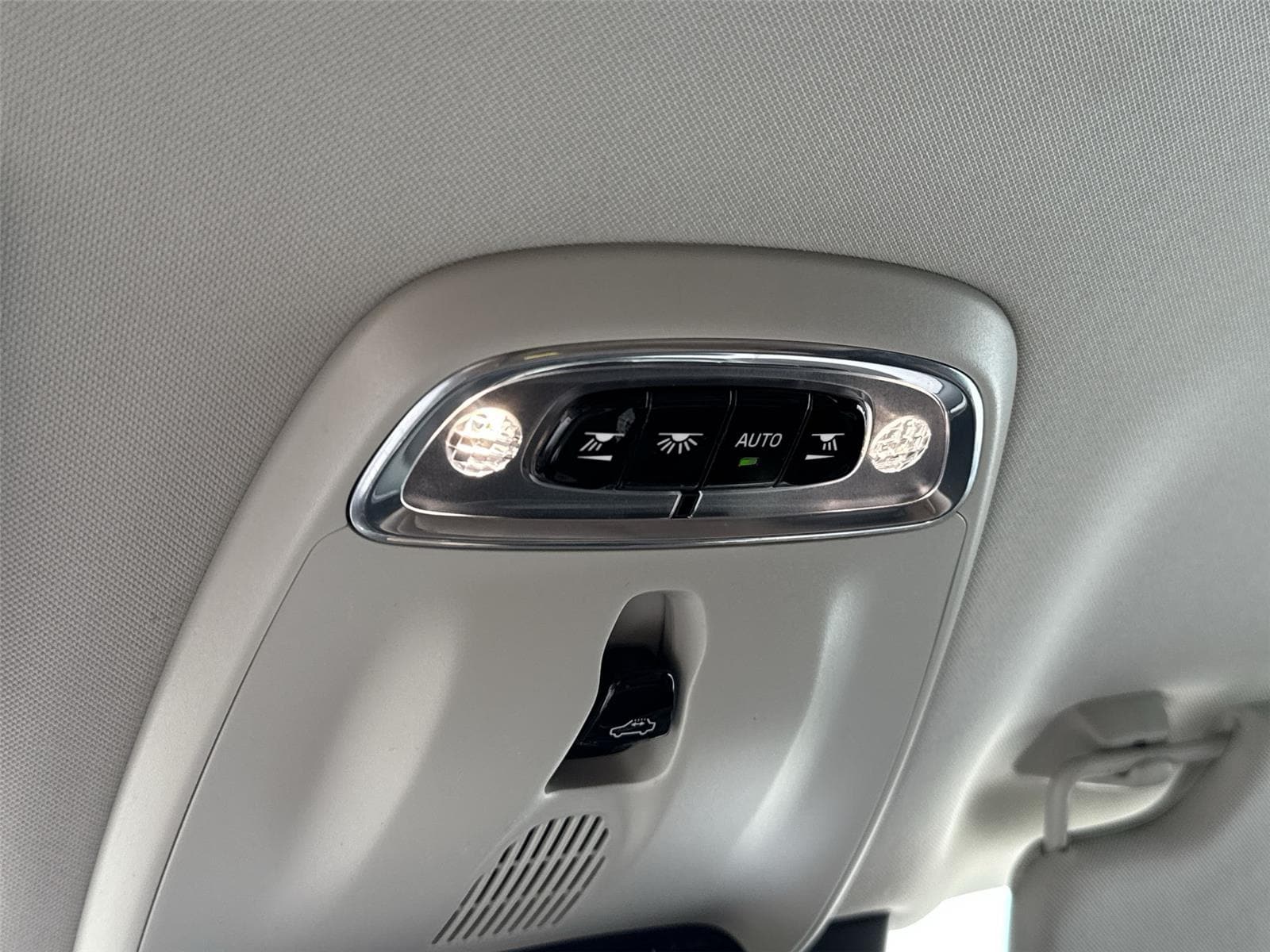 Thumbnail: 2019 Volvo XC90 - 32